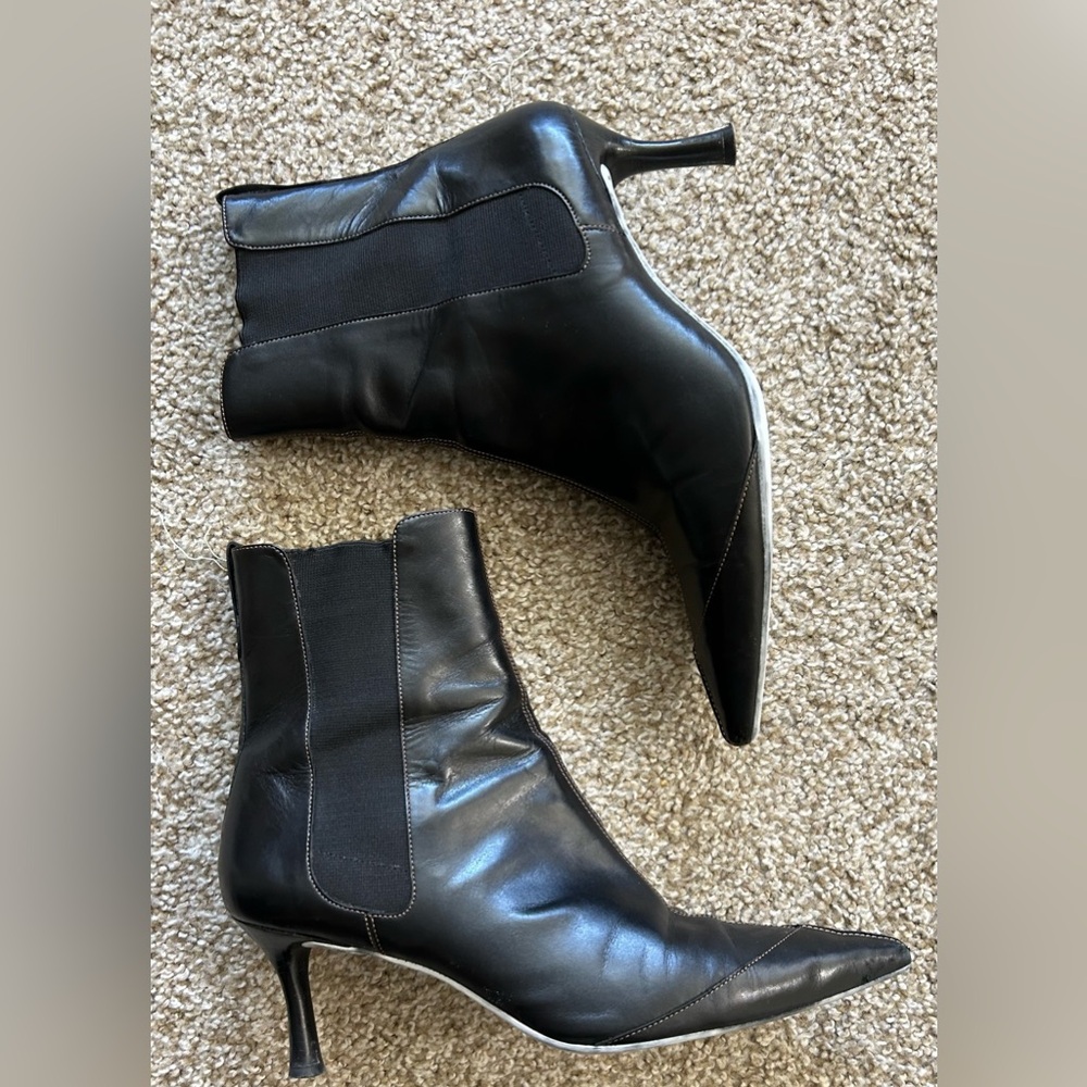 Cole Haan Black Leather Pull On Stretch Ankle Boot (9) - Picture 4 of 8